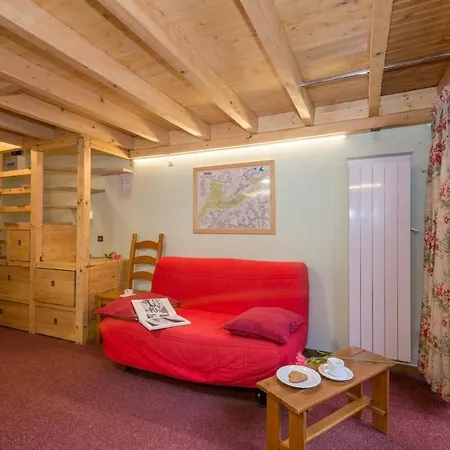 Sainte-foy-l'argentiere Sleeps 4 * Chamonix